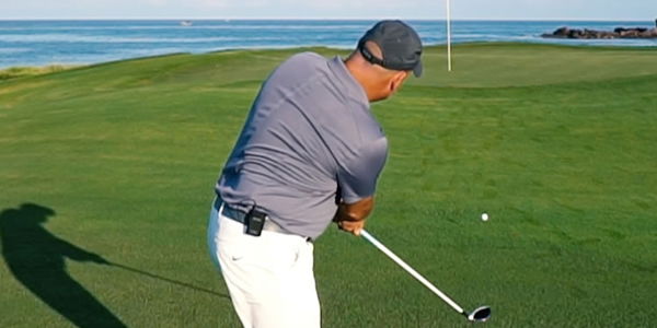 The benefits of chipping with a Hybrid Club